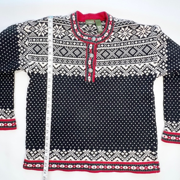 L.L. Bean Sweater Kingfield Fair Isle Size Medium Black Red Nordic Snowflake EUC - Picture 8 of 12